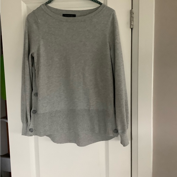 Tahari sweater. - Picture 1 of 3